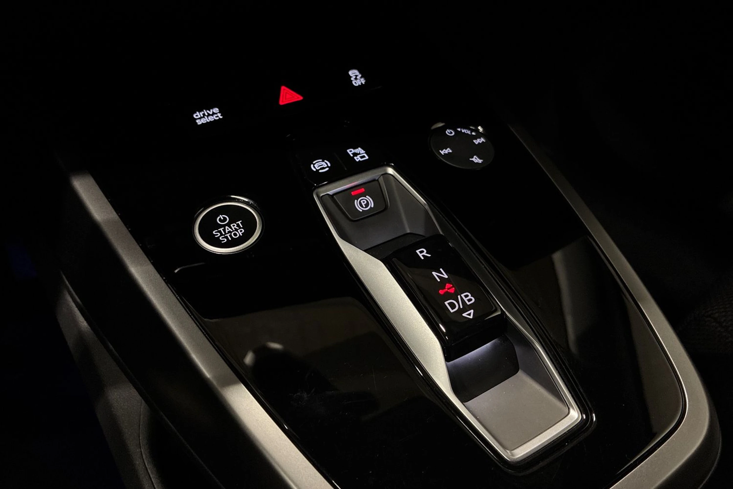 violetti Audi Q4 e-tron 2024 kuva 20.