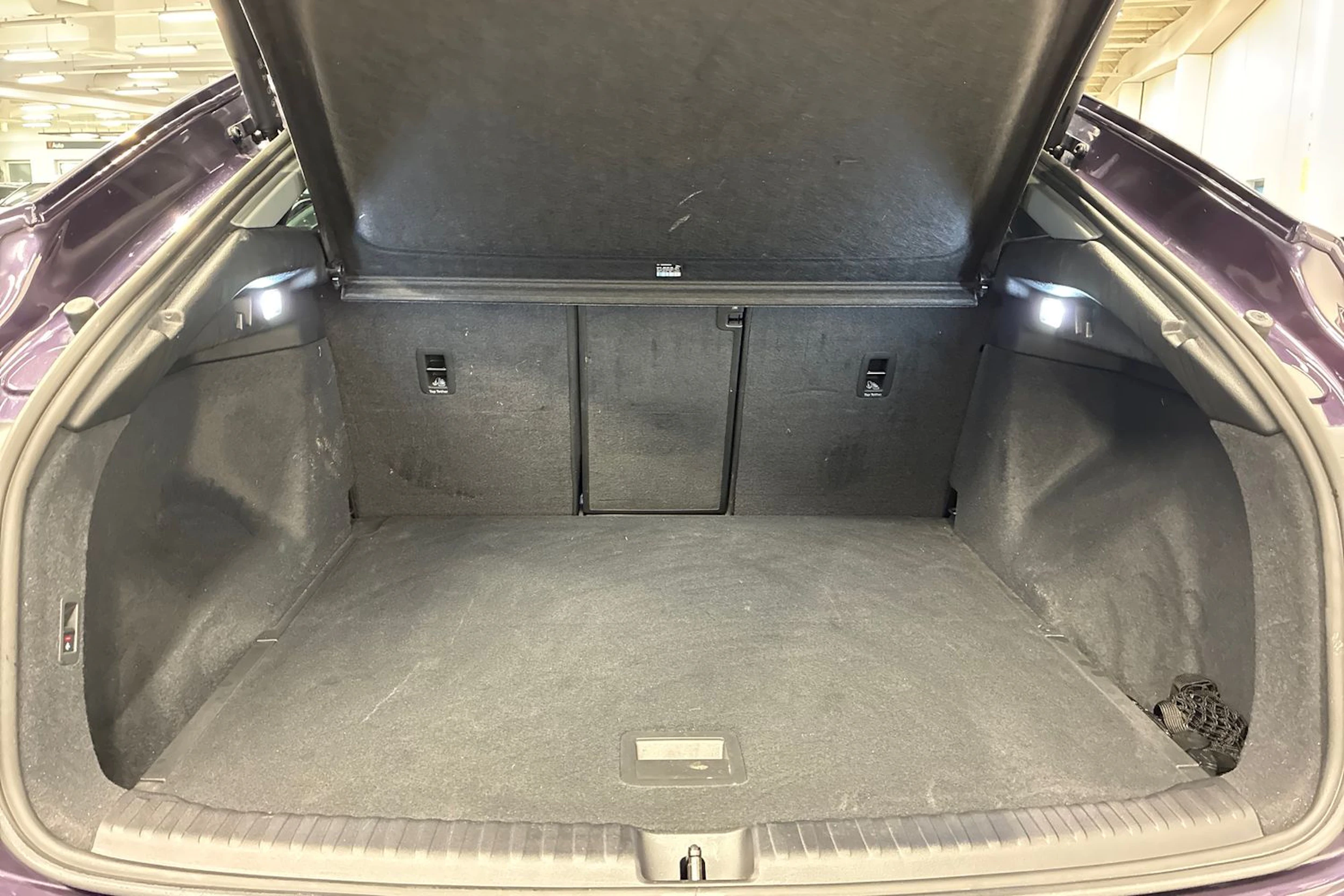 violetti Audi Q4 e-tron 2024 kuva 28.