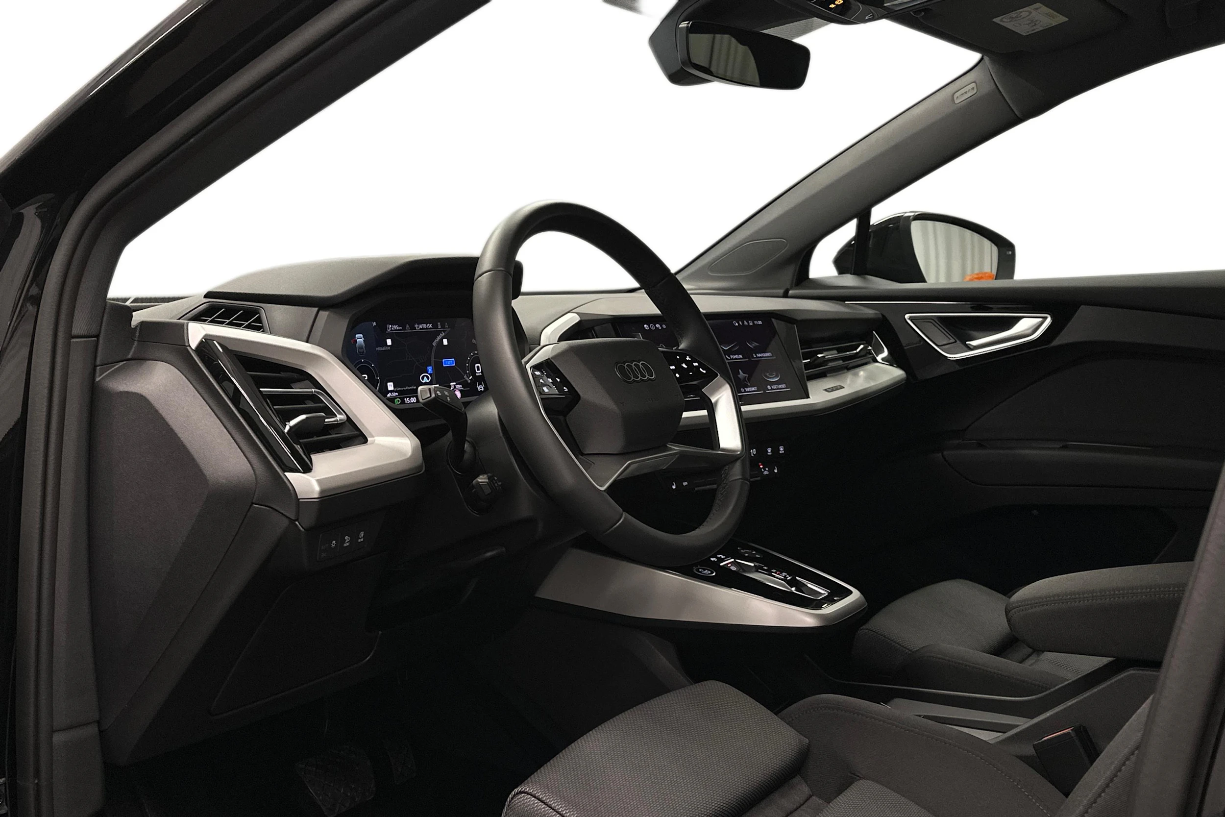 musta Audi Q4 e-tron 2025 kuva 6.