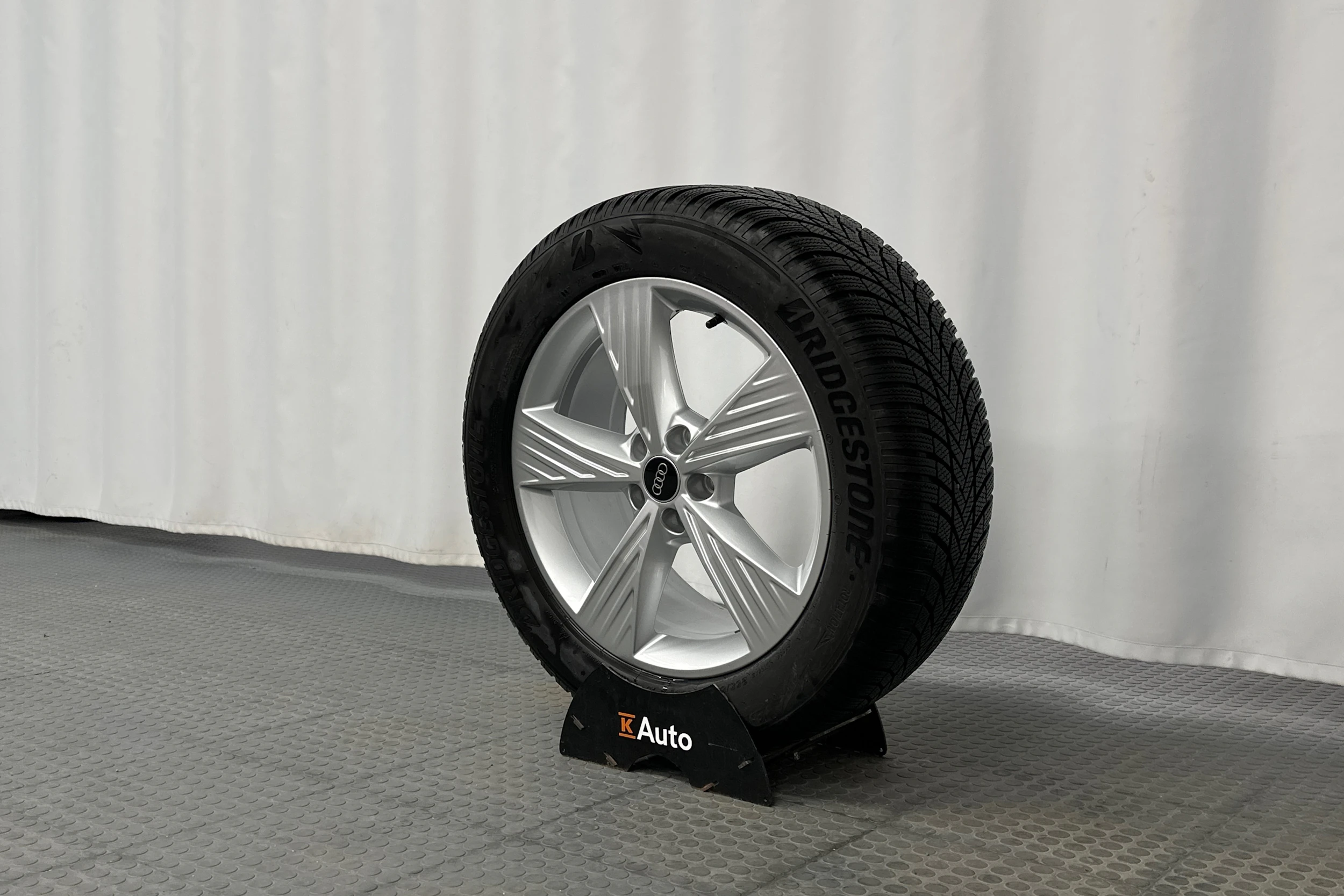 musta Audi Q4 e-tron 2025 kuva 10.