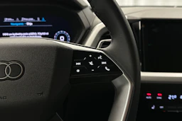 musta Audi Q4 e-tron 2025 kuva 13.