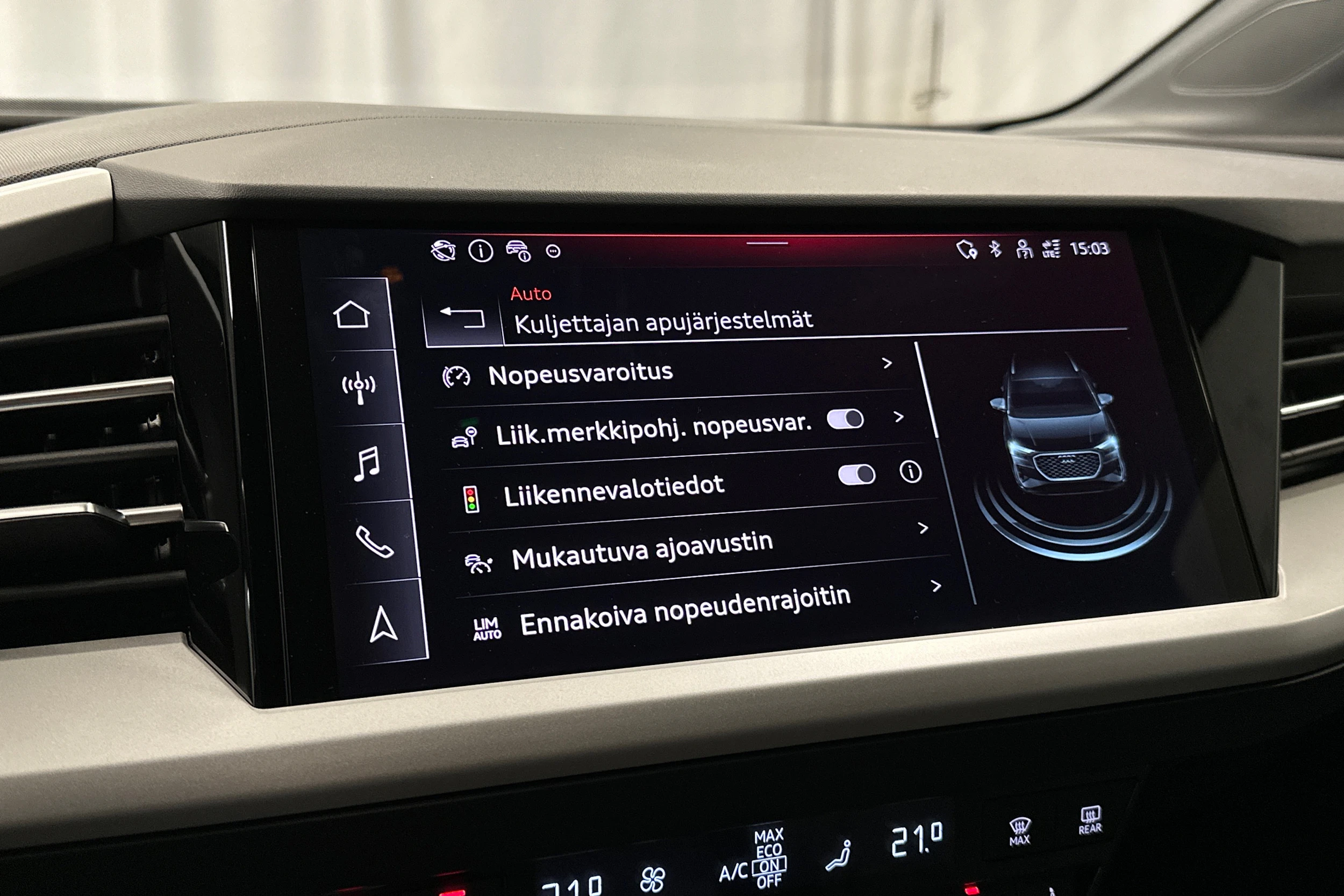 musta Audi Q4 e-tron 2025 kuva 19.