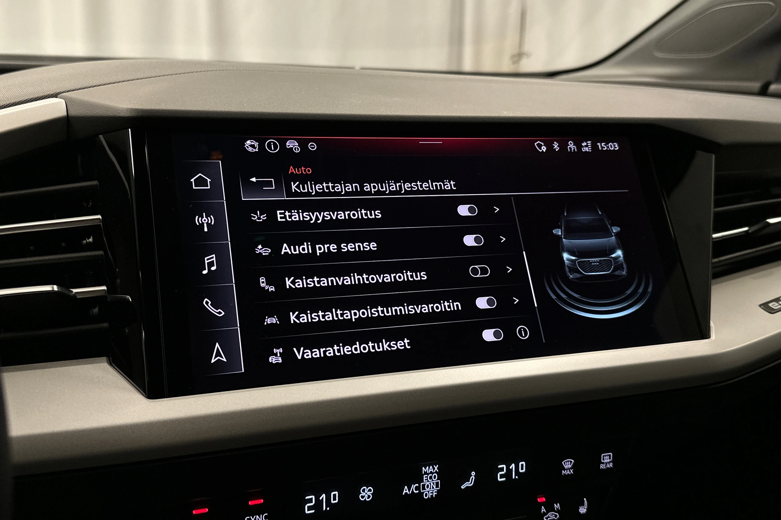 musta Audi Q4 e-tron 2025 kuva 20.
