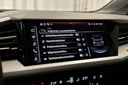 musta Audi Q4 e-tron 2025 kuva 21.