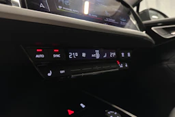 musta Audi Q4 e-tron 2025 kuva 22.