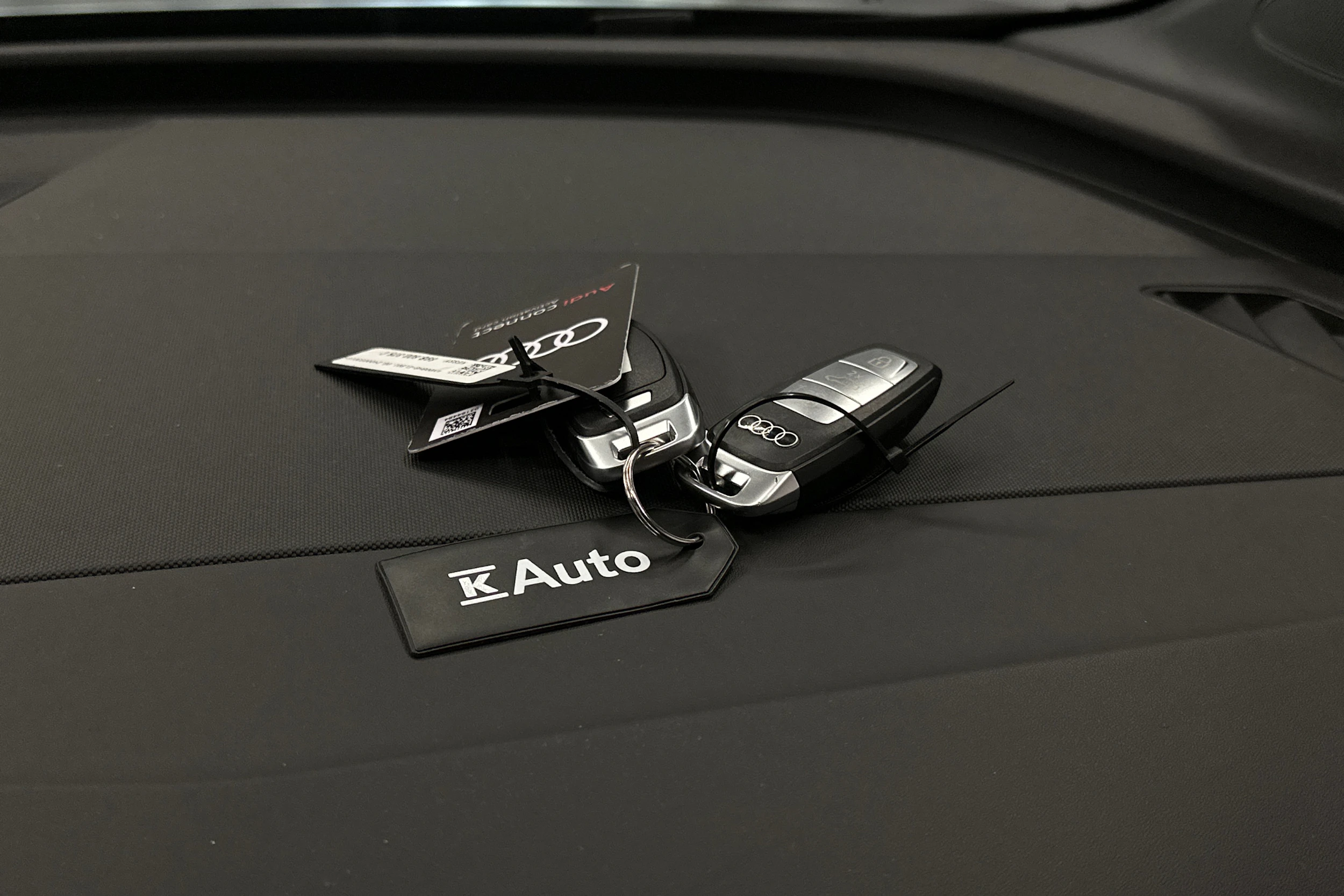 musta Audi Q4 e-tron 2025 kuva 27.
