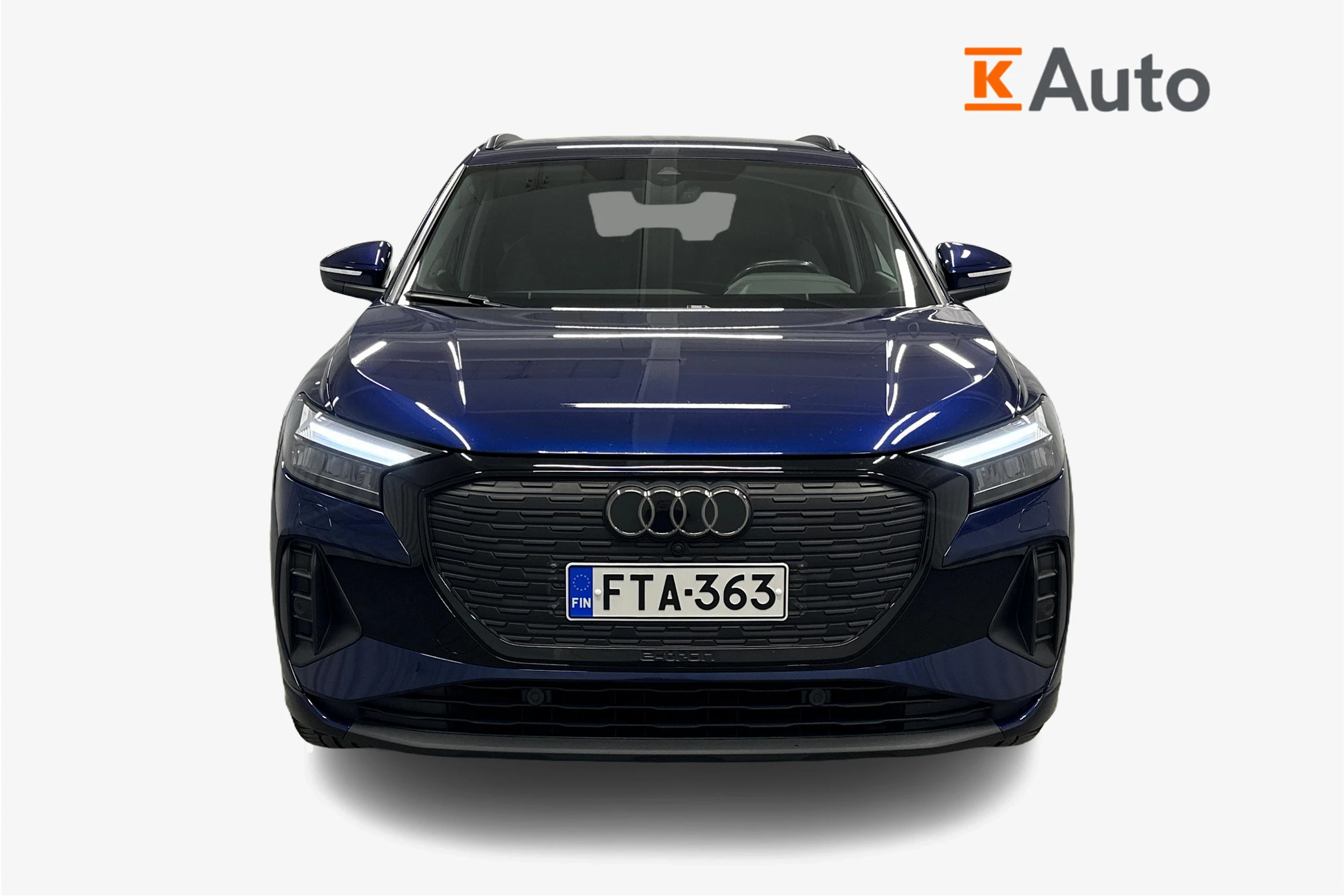sininen Audi Q4 e-tron 2024 kuva 4.
