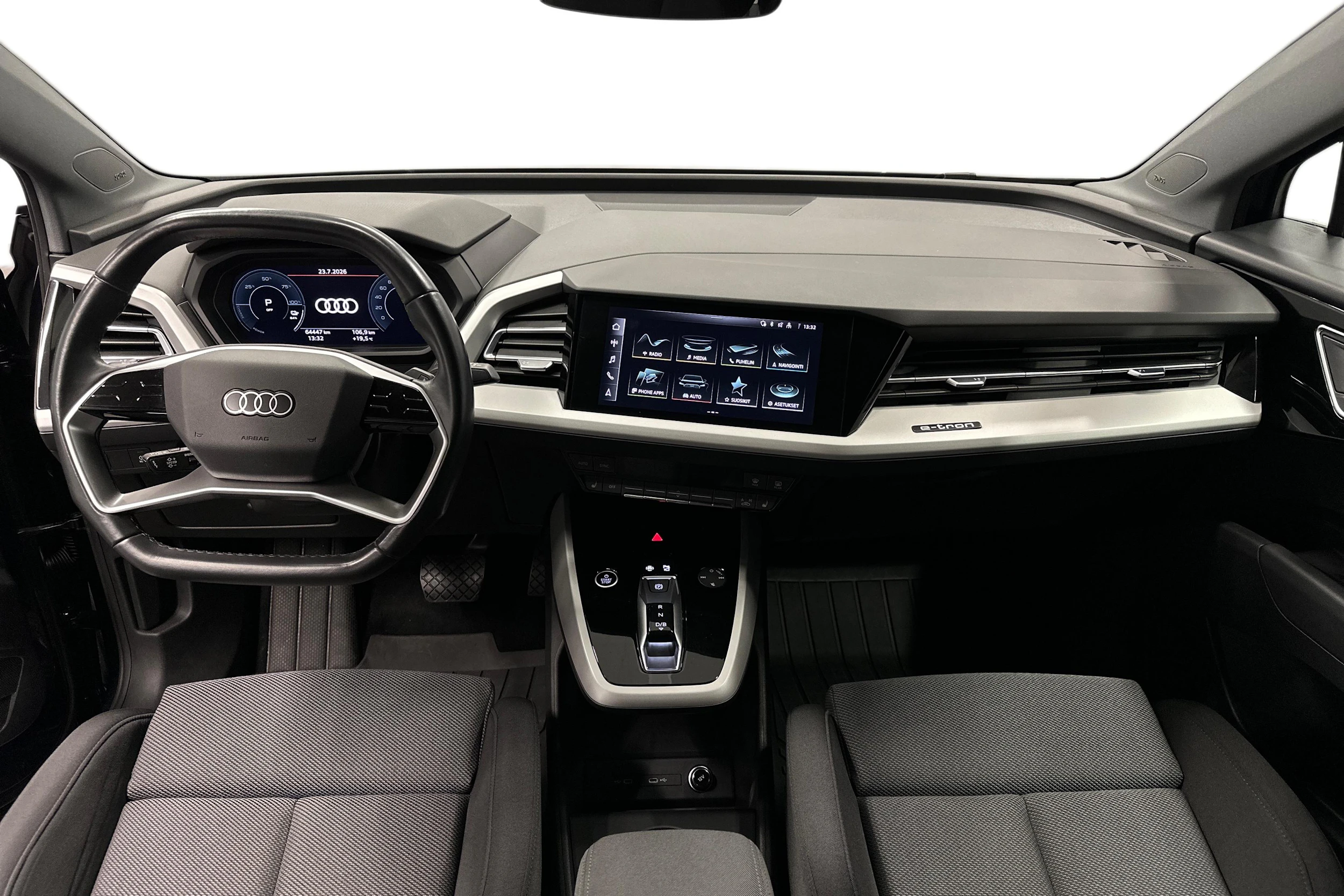 sininen Audi Q4 e-tron 2024 kuva 7.