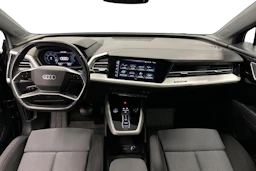sininen Audi Q4 e-tron 2024 kuva 7.