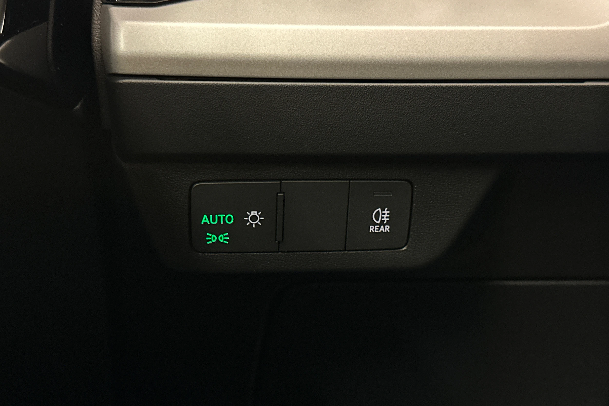 sininen Audi Q4 e-tron 2024 kuva 14.