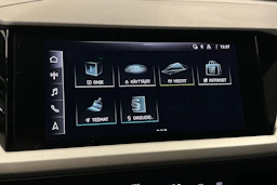 sininen Audi Q4 e-tron 2024 kuva 18.