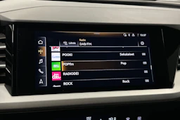 sininen Audi Q4 e-tron 2024 kuva 19.