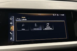 sininen Audi Q4 e-tron 2024 kuva 20.