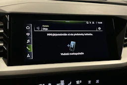 sininen Audi Q4 e-tron 2024 kuva 21.
