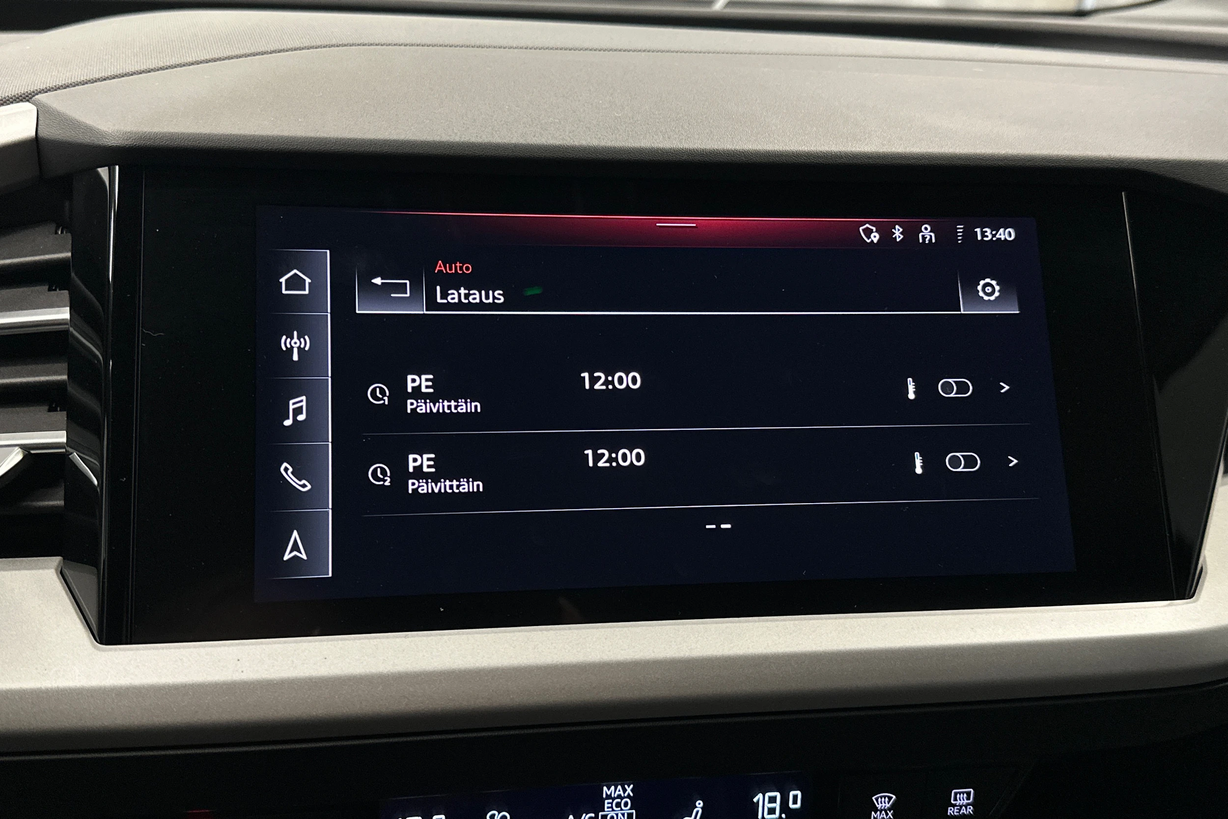 sininen Audi Q4 e-tron 2024 kuva 24.