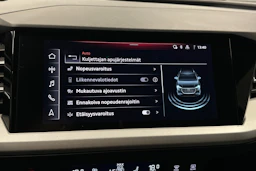 sininen Audi Q4 e-tron 2024 kuva 26.