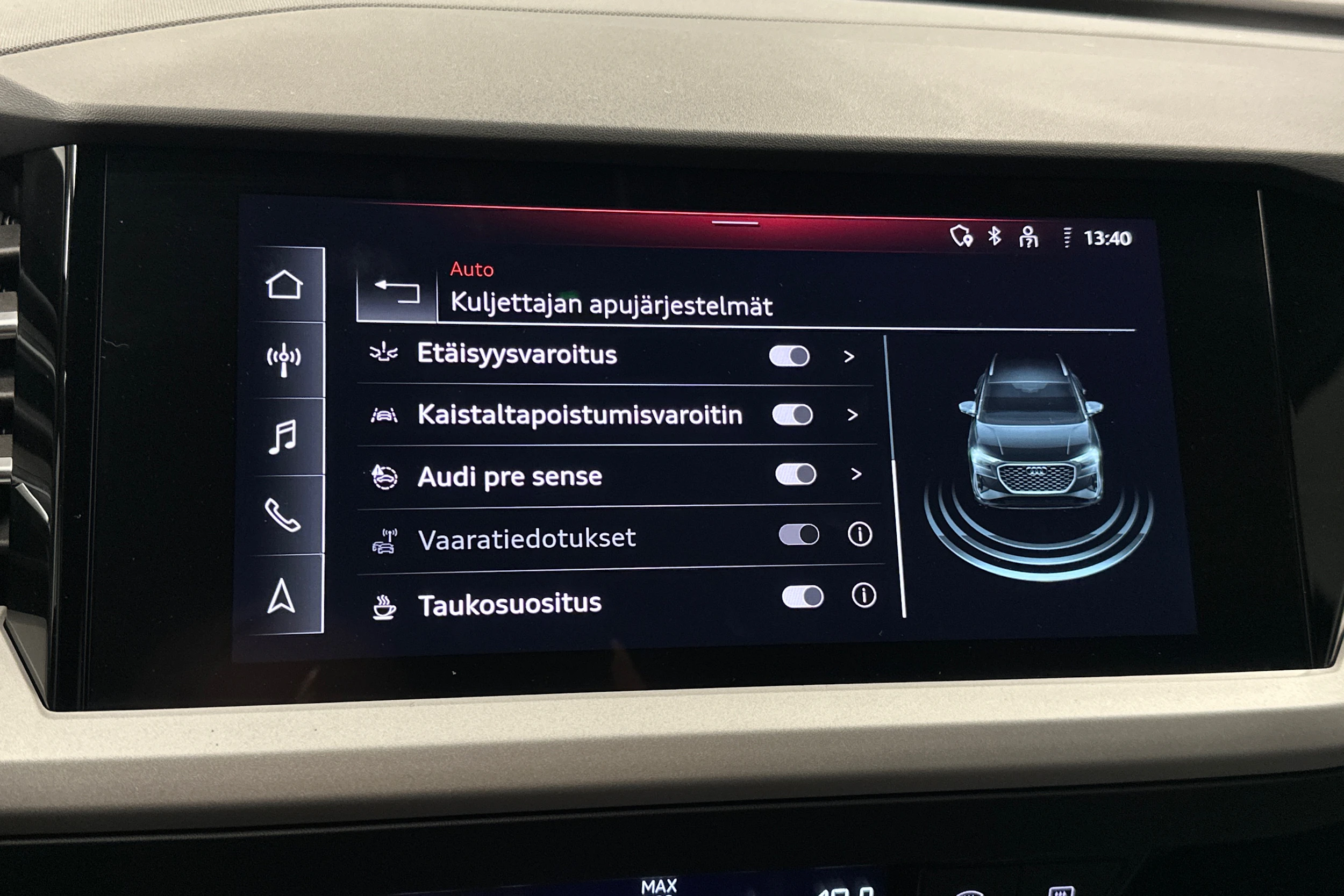 sininen Audi Q4 e-tron 2024 kuva 27.