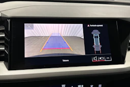 sininen Audi Q4 e-tron 2024 kuva 28.