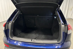 sininen Audi Q4 e-tron 2024 kuva 34.