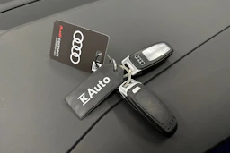 sininen Audi Q4 e-tron 2024 kuva 40.