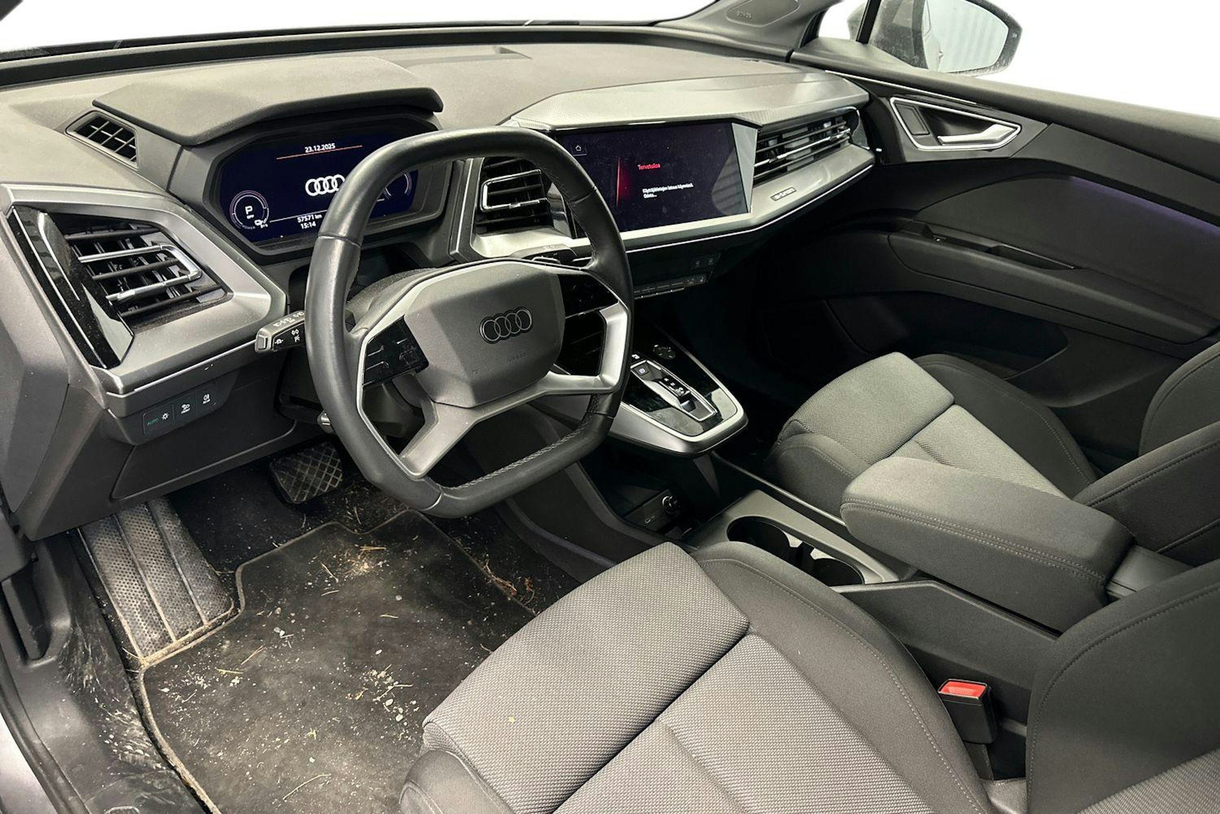 harmaa Audi Q4 e-tron 2024 kuva 3.