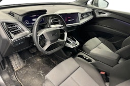 harmaa Audi Q4 e-tron 2024 kuva 3.