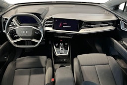 Harmaa Audi Q4 e-tron 2024 kuva 9.