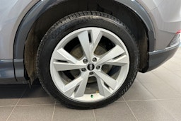 Harmaa Audi Q4 e-tron 2024 kuva 13.