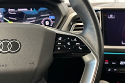 Harmaa Audi Q4 e-tron 2024 kuva 17.