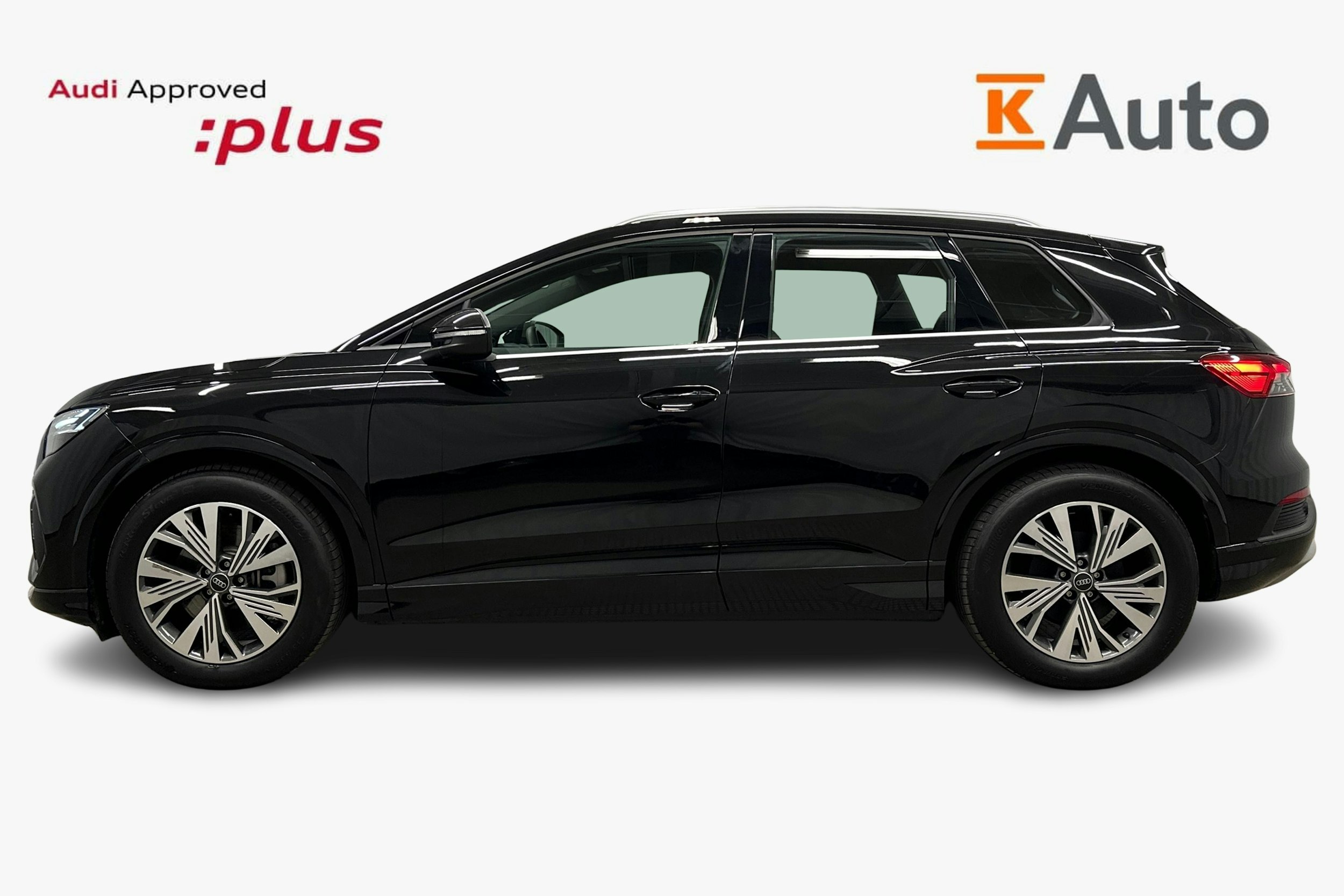 musta Audi Q4 e-tron 2024 kuva 6.