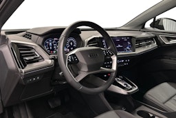 musta Audi Q4 e-tron 2024 kuva 7.