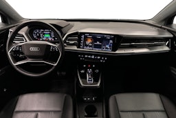 musta Audi Q4 e-tron 2024 kuva 9.