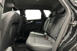 musta Audi Q4 e-tron 2024 kuva 10.