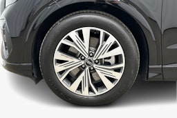 musta Audi Q4 e-tron 2024 kuva 11.
