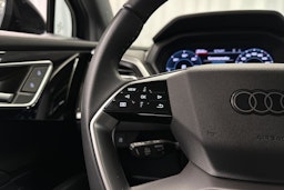 musta Audi Q4 e-tron 2024 kuva 17.
