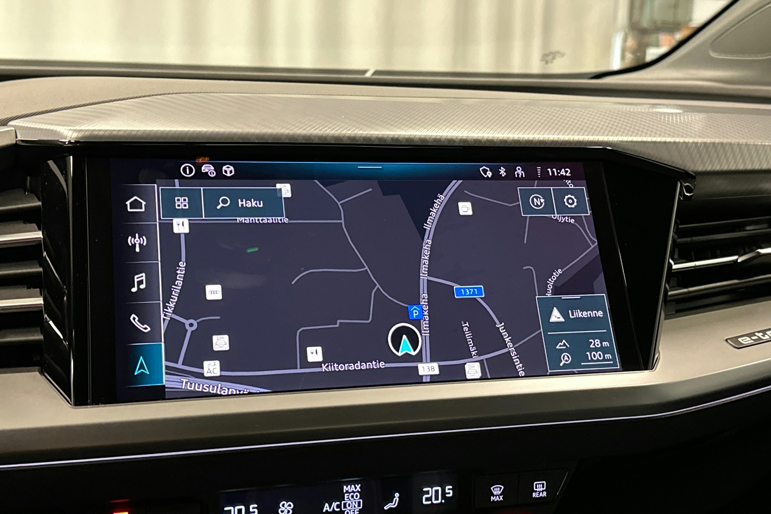 musta Audi Q4 e-tron 2024 kuva 24.