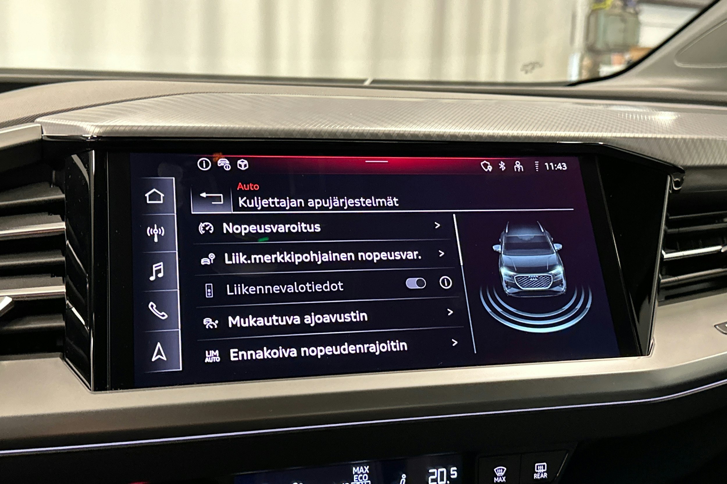musta Audi Q4 e-tron 2024 kuva 26.