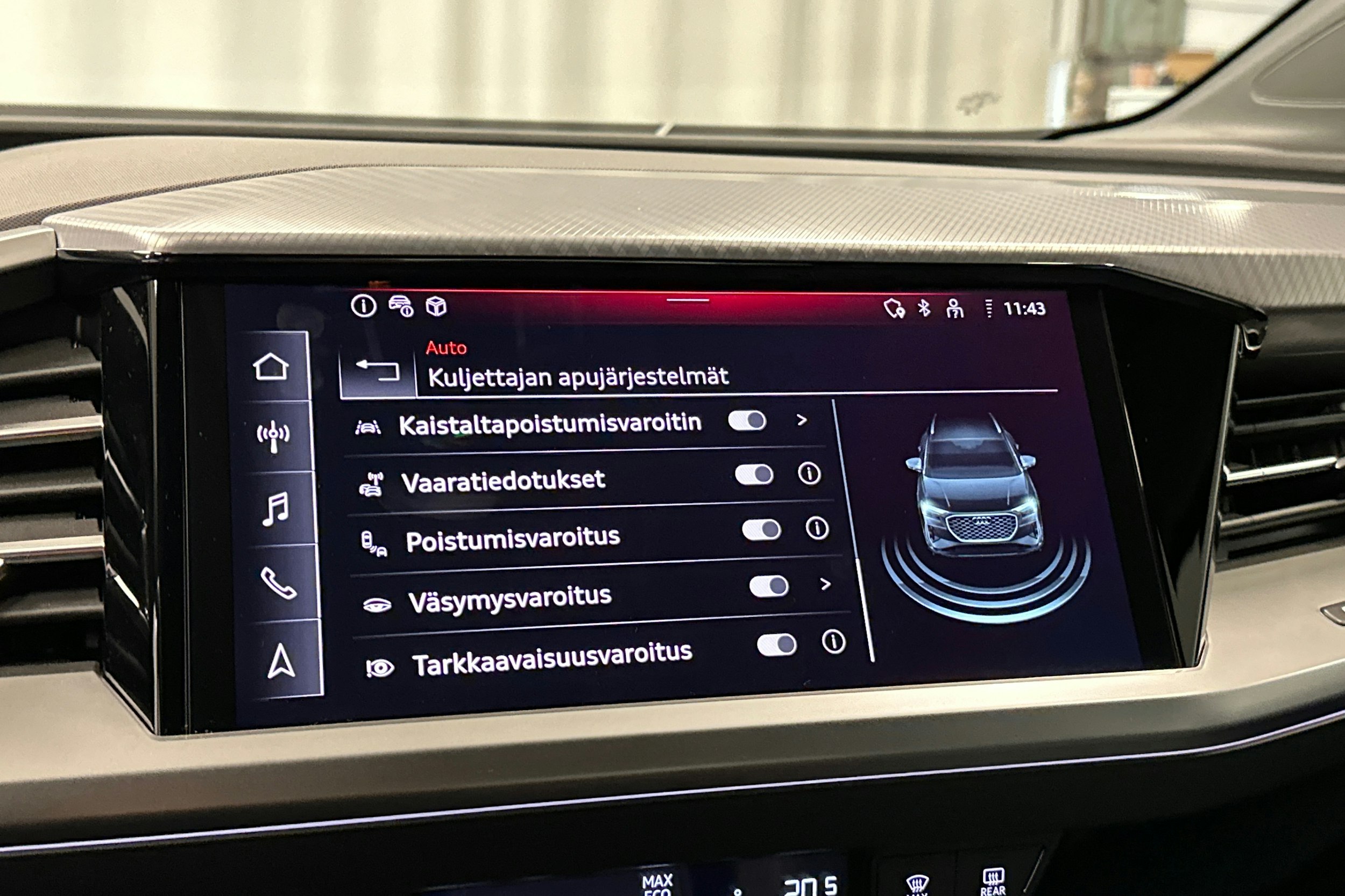 musta Audi Q4 e-tron 2024 kuva 28.