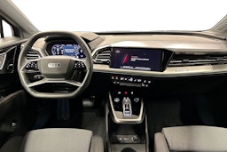sininen Audi Q4 e-tron 2024 kuva 9.