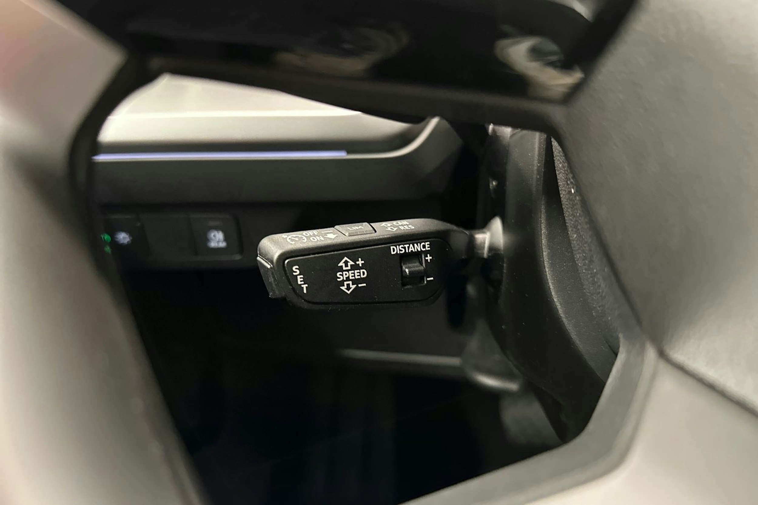 sininen Audi Q4 e-tron 2024 kuva 15.