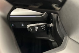 sininen Audi Q4 e-tron 2024 kuva 15.