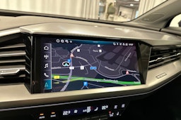 sininen Audi Q4 e-tron 2024 kuva 18.
