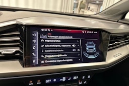 sininen Audi Q4 e-tron 2024 kuva 20.
