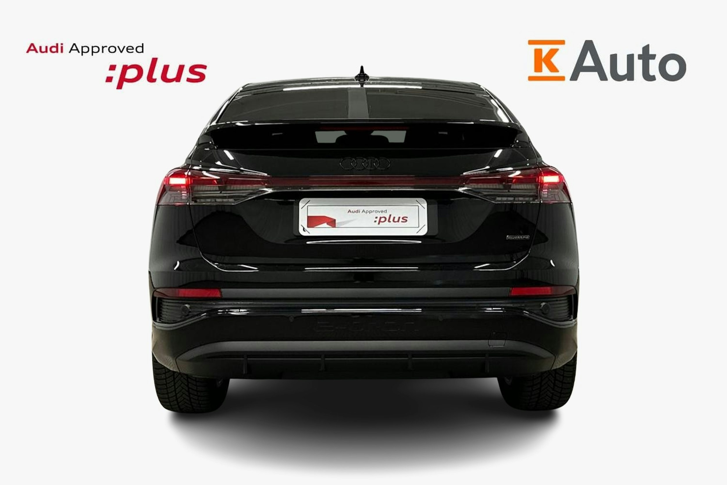 musta Audi Q4 e-tron 2024 kuva 3.