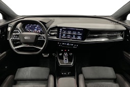 musta Audi Q4 e-tron 2024 kuva 9.