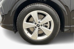 musta Audi Q4 e-tron 2024 kuva 11.