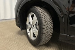 musta Audi Q4 e-tron 2024 kuva 12.