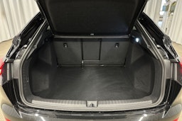 musta Audi Q4 e-tron 2024 kuva 13.