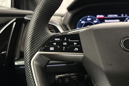 musta Audi Q4 e-tron 2024 kuva 18.
