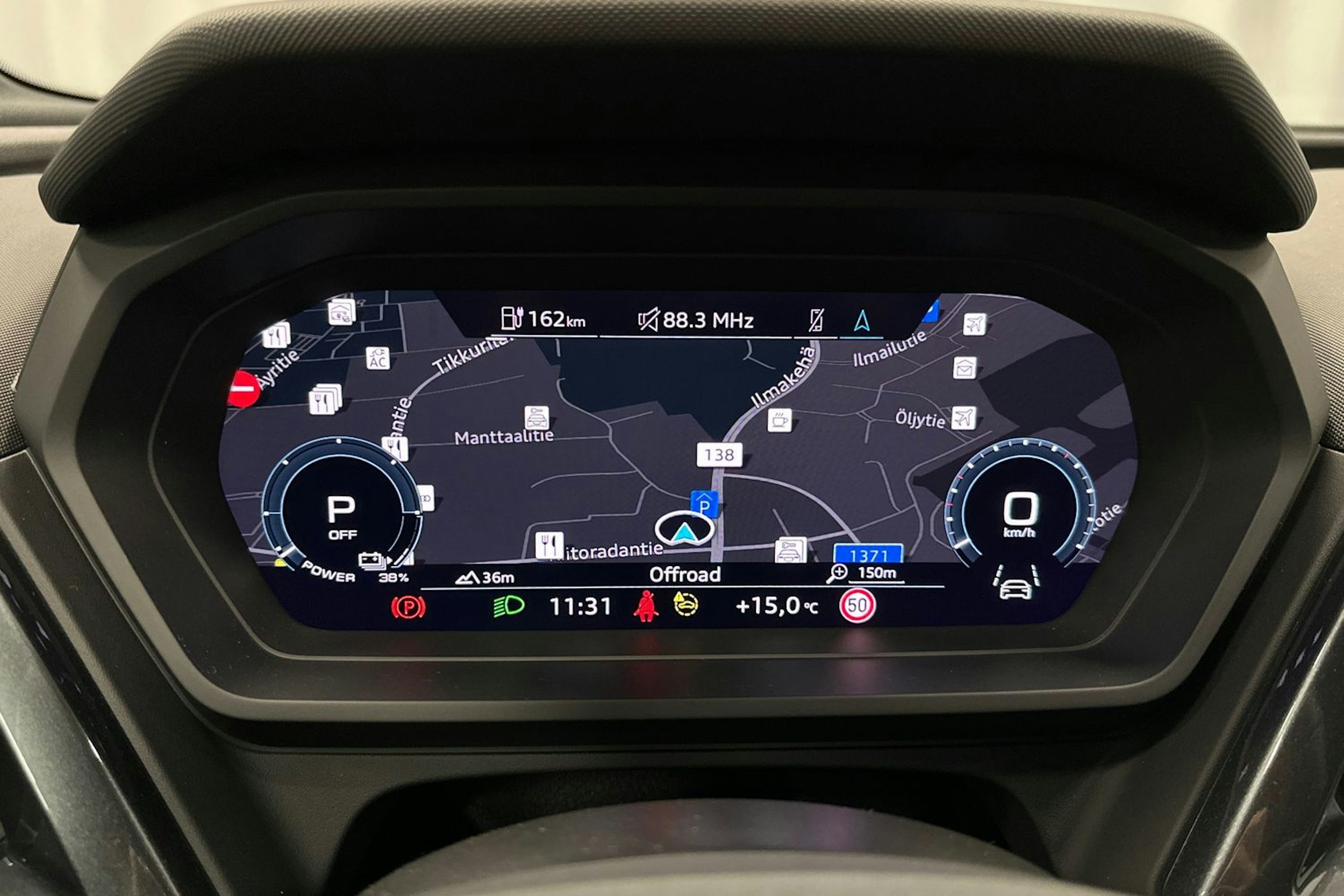 musta Audi Q4 e-tron 2024 kuva 21.